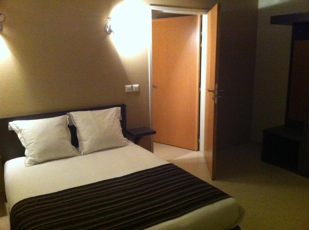 Fasthotel Le Rale Des Genets - Un Hotel Fh Collection Dun-sur-Meuse 객실 사진
