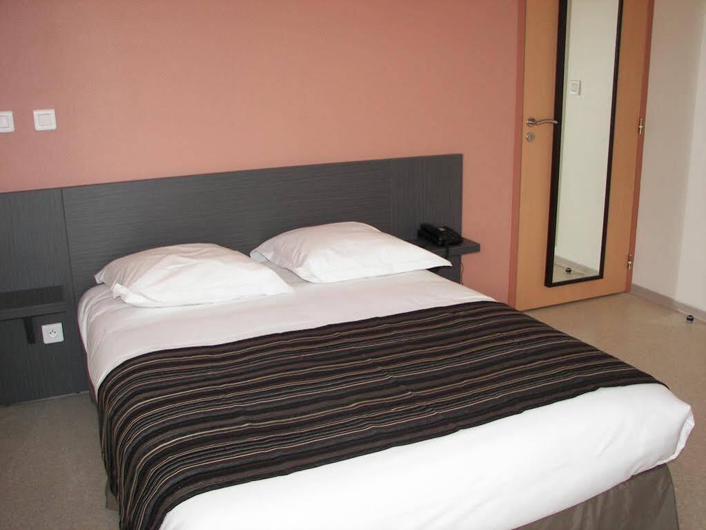 Fasthotel Le Rale Des Genets - Un Hotel Fh Collection Dun-sur-Meuse 외부 사진